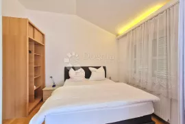 APARTMANSKA KUĆA U CENTRU CRIKVENICE, Crikvenica, بيت