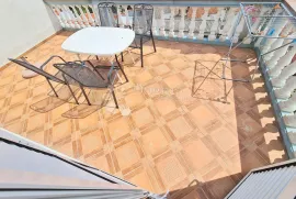 APARTMANSKA KUĆA U CENTRU CRIKVENICE, Crikvenica, بيت