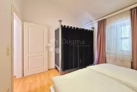 APARTMANSKA KUĆA U CENTRU CRIKVENICE, Crikvenica, بيت