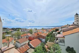 APARTMANSKA KUĆA U CENTRU CRIKVENICE, Crikvenica, بيت