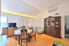 APARTMANSKA KUĆA U CENTRU CRIKVENICE, Crikvenica, بيت