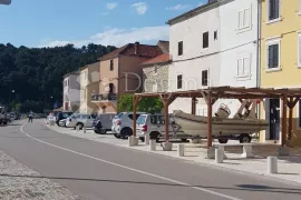 Autohtona dalmatinska kuća - prvi red do mora!!!, Novigrad, House