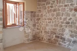 Autohtona dalmatinska kuća - prvi red do mora!!!, Novigrad, House