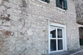 TRIBUNJ CENTAR GRADA KAMENA KUĆA, Vodice, Casa