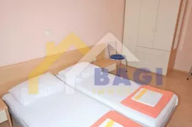 APARTHOTEL sa 13 apartmana, 300 metara od mora, Medulin, Σπίτι