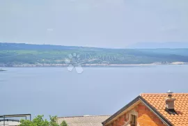 CRIKVENICA Trosobni stan sa okućnicom i pogledom na more, Crikvenica, Wohnung