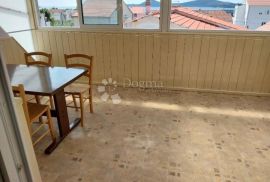 VODICE PREKRASAN STAN BLIZU MORA 95 M2, Vodice, Appartamento