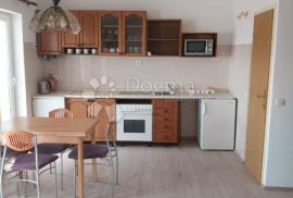 VODICE PREKRASAN STAN BLIZU MORA 95 M2, Vodice, Appartamento