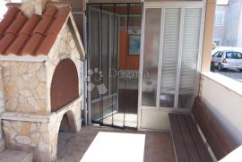 VODICE PREKRASAN STAN BLIZU MORA 95 M2, Vodice, Appartamento