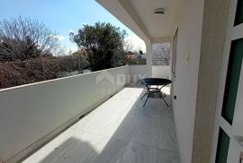 ZADAR, SABUNIKE - Prostrana apartmanska kuća s velikom okućnicom, Privlaka, بيت