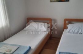 ZADAR, SABUNIKE - Prostrana apartmanska kuća s velikom okućnicom, Privlaka, بيت