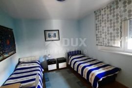 ZADAR, SABUNIKE - Prostrana apartmanska kuća s velikom okućnicom, Privlaka, بيت