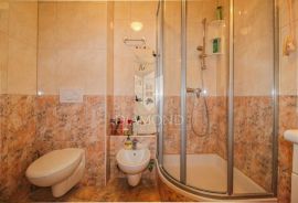 Umag, stan na top lokaciji 100m od mora!, Umag, Appartement