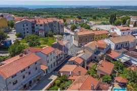 Poreč, okolica, istarska kamena kuća sa puno potencijala na super lokaciji!, Poreč, Дом