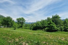 ISTRA, OPRTALJ - Prostrano zemljište u mirnom naselju s pogledom na krajolik, Oprtalj, Terreno