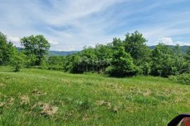 ISTRA, OPRTALJ - Prostrano zemljište u mirnom naselju s pogledom na krajolik, Oprtalj, Terreno