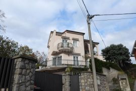 OPATIJA, MATULJI- kuća 405m2 s pogledom na more i bazenom + uređena okućnica 900m2, Matulji, Famiglia