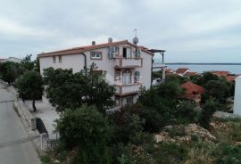 OTOK PAG, MANDRE - Prostrana apartmanska kuća s pogledom na more, Pag, بيت