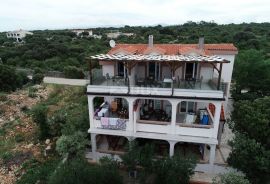 OTOK PAG, MANDRE - Prostrana apartmanska kuća s pogledom na more, Pag, بيت