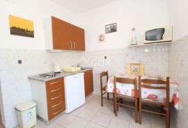 OTOK PAG, MANDRE - Prostrana apartmanska kuća s pogledom na more, Pag, بيت