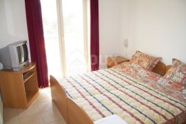 OTOK PAG, MANDRE - Prostrana apartmanska kuća s pogledom na more, Pag, بيت