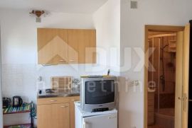 NOVI VINODOLSKI - Kuća sa 4 apartmana iznad centra, Novi Vinodolski, بيت