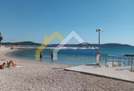 KUĆA S 5 APARTMANA U VODICAMA, Vodice, Σπίτι