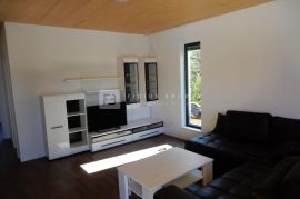 TRIBUNJ, apartmanska kuća, 250 m do mora, 4 apartmana, bazen, Vodice, Famiglia