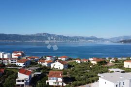 SLATINE - KUĆA S POTENCIJALOM ZA TURIZAM, Trogir, بيت