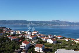 SLATINE - KUĆA S POTENCIJALOM ZA TURIZAM, Trogir, بيت