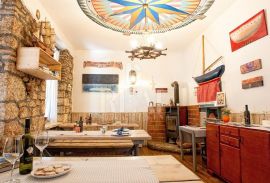 Cres-Atraktivan Hotel 800 m od mora,13.soba,restoran sa pogledom na more, Cres, العقارات التجارية