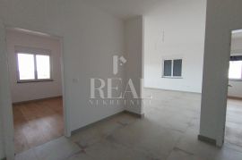 Volme Penthouse 110m2, garaža, terasa 36m2,pogled !, Medulin, Stan