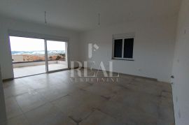 Volme Penthouse 110m2, garaža, terasa 36m2,pogled !, Medulin, Stan