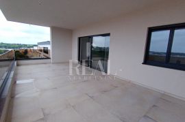 Volme Penthouse 110m2, garaža, terasa 36m2,pogled !, Medulin, Stan