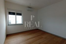 Volme Penthouse 110m2, garaža, terasa 36m2,pogled !, Medulin, Stan