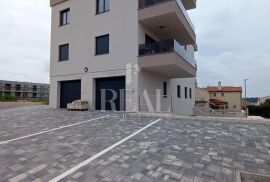 Volme Penthouse 110m2, garaža, terasa 36m2,pogled !, Medulin, Stan