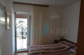 Njivice, otok Krk, dvosoban apartman 60m2, okućnica 280m2, garaža, pogled, prodaja, Omišalj, Daire