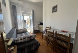 Vodice - Jednosoban stan na drugom katu zgrade, Vodice, Appartement