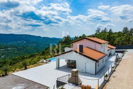 Oaza mira u Istri,Villa sa bazenom,20.000 m2 okućnice, Cerovlje, Ev