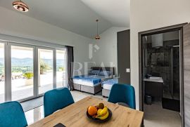 Oaza mira u Istri,Villa sa bazenom,20.000 m2 okućnice, Cerovlje, Ev