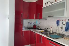 Opatija, u centru, etaža od 97 m2 na 1 katu, 2 balkona, Opatija, Flat