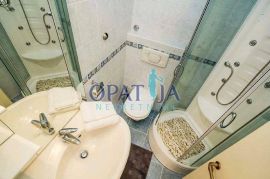 Opatija, u centru, etaža od 97 m2 na 1 katu, 2 balkona, Opatija, Flat