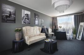 Medulin Luksuzni Butique hotel 700m2 nadomak mora !, Medulin, Propriété commerciale