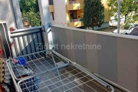 Zemun polje, stan u kući, 59m2, Zemun, Appartamento