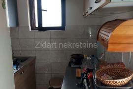 Zemun polje, stan u kući, 59m2, Zemun, Appartamento