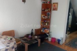 Zemun polje, stan u kući, 59m2, Zemun, Appartamento