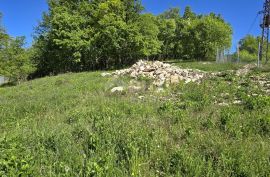 ISTRA, PIĆAN - Građevinsko zemljište na rubu manjeg mjesta, Pićan, Terrain