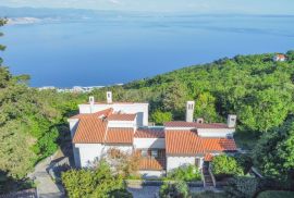 OPATIJA RIVIERA - privatna vila posebnog rasporeda s bazenom i panoramskim pogledom na more, Opatija - Okolica, Дом