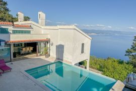 OPATIJA RIVIERA - privatna vila posebnog rasporeda s bazenom i panoramskim pogledom na more, Opatija - Okolica, Дом