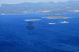 GRAĐEVINSKO ZEMLJIŠTE U LUMBARDI NA OTOKU KORČULI, Lumbarda, Land